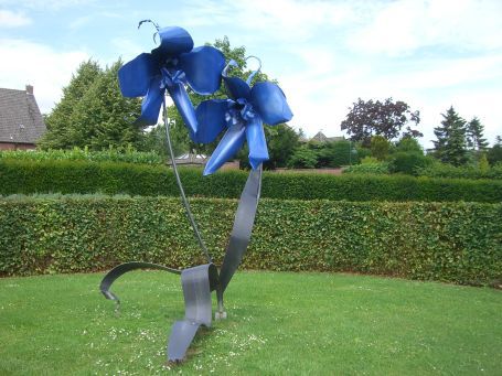 Rees : Am Bär, Skulpturenpark, Skulptur "Delfinium ferro" aus Stahl, von Rob Logister, Amsterdam, NL